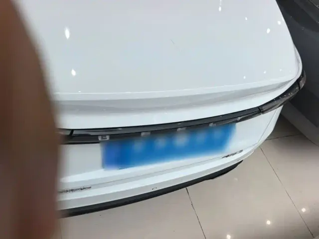 Geely Binrui — Фото автомобиля 5
