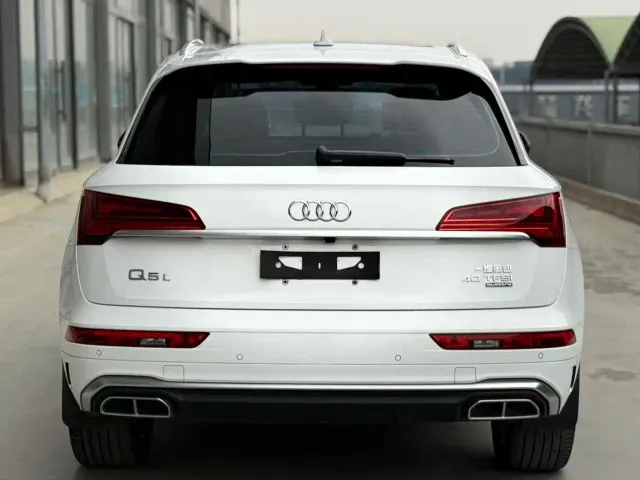 Audi Q5L — Фото автомобиля 5