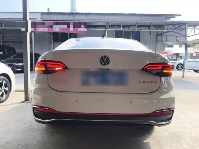 Volkswagen Lavida — Фото автомобиля 5