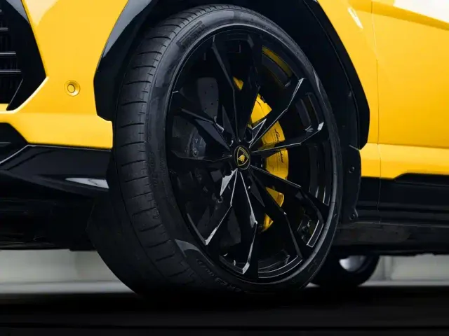 Lamborghini Urus — Фото автомобиля 7