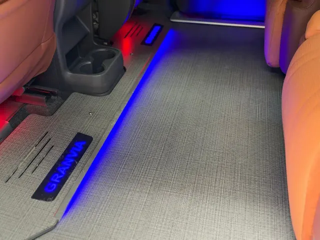 Toyota Granvia — Фото автомобиля 7