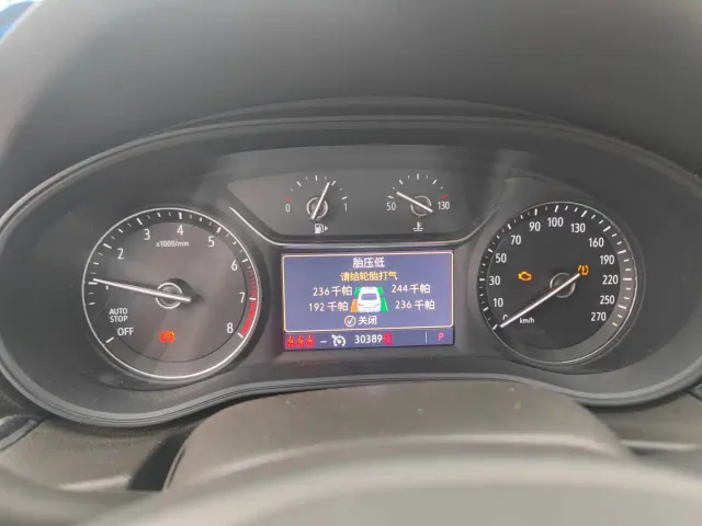 Buick Regal — Фото автомобиля 8