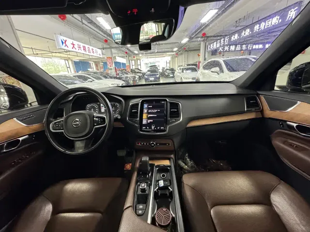 Volvo Volvo XC90 2022 B5 Smart Luxury Edition 5-seater — Фото автомобиля 8
