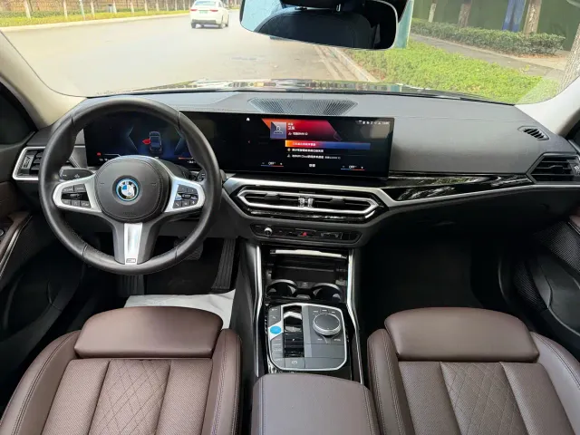 BMW i3 — Фото автомобиля 14