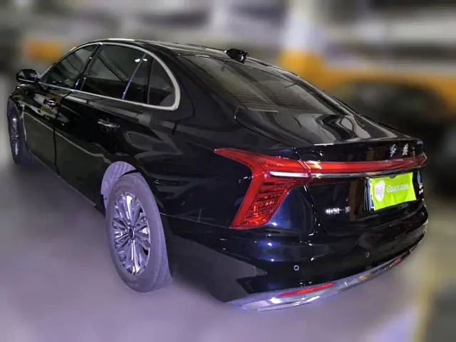 Hongqi H5 — Фото автомобиля 24