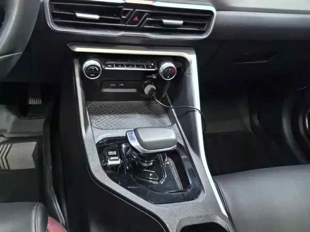 Geely Binyue — Фото автомобиля 7