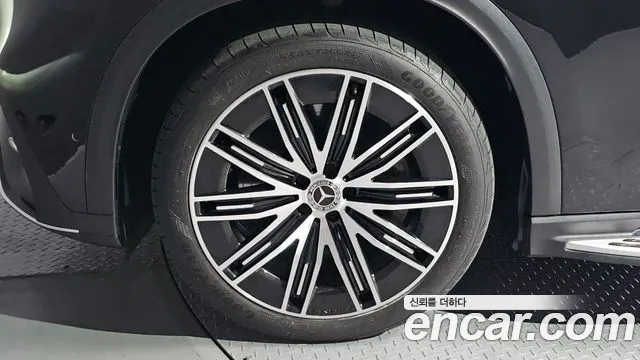 Mercedes-Benz EQE — Фото автомобиля 5