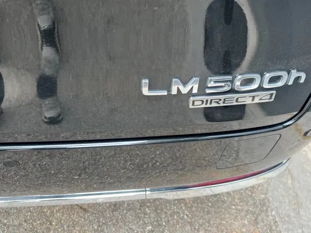 Lexus LM — Фото автомобиля 10