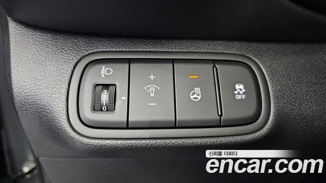 Hyundai Venue — Фото автомобиля 14