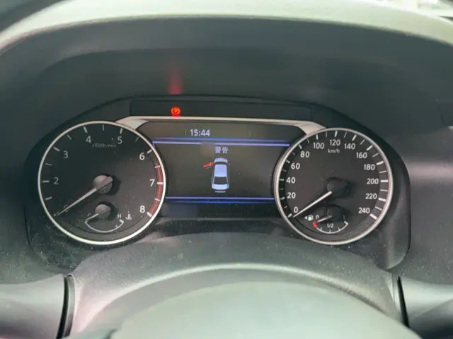 Nissan Teana — Фото автомобиля 4