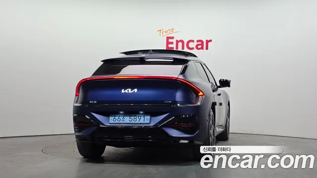 Kia EV6 — Фото автомобиля 4
