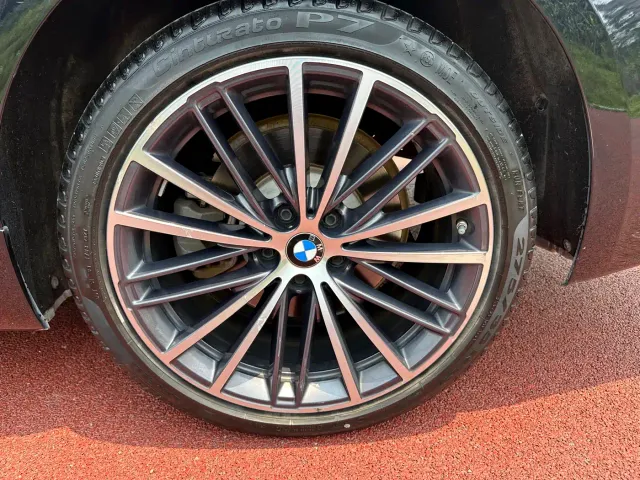 BMW 5 Series — Фото автомобиля 12