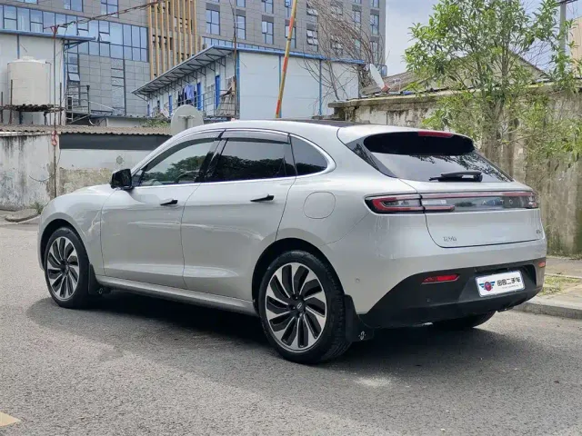 Aito M5 — Фото автомобиля 4