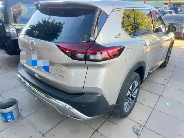 Nissan X-Trail — Фото автомобиля 4