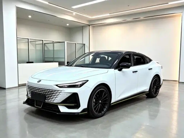 Фотография автомобиля — Changan UNI-V