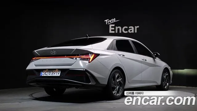 Hyundai AVANTE — Фото автомобиля 2