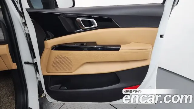 Kia Carnival Generation 4 — Фото автомобиля 13