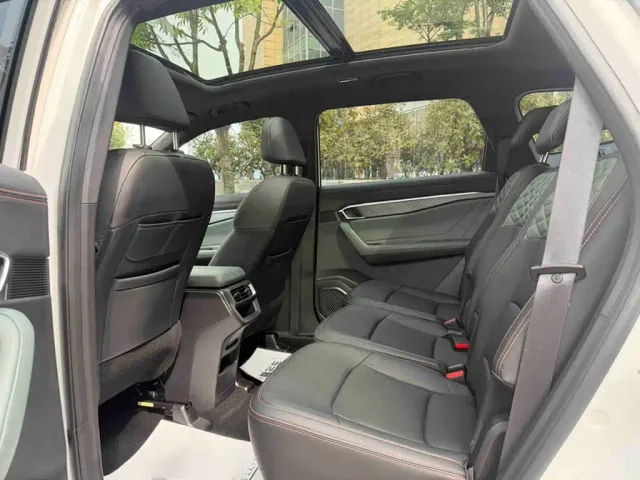 Geely Haoyue L — Фото автомобиля 9