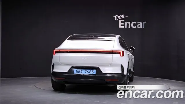 Polestar 4 — Фото автомобиля 3