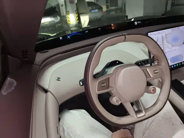 Xiaomi YU7 — Фото автомобиля 6