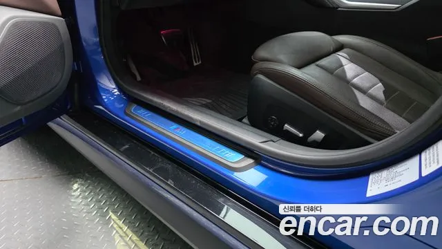 BMW i4 — Фото автомобиля 23