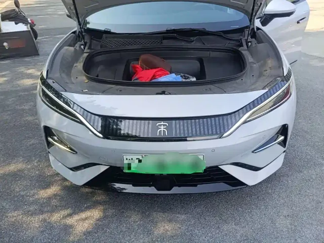 BYD Song L EV — Фото автомобиля 19