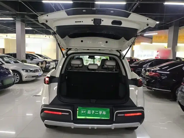 BYD Yuan UP — Фото автомобиля 18