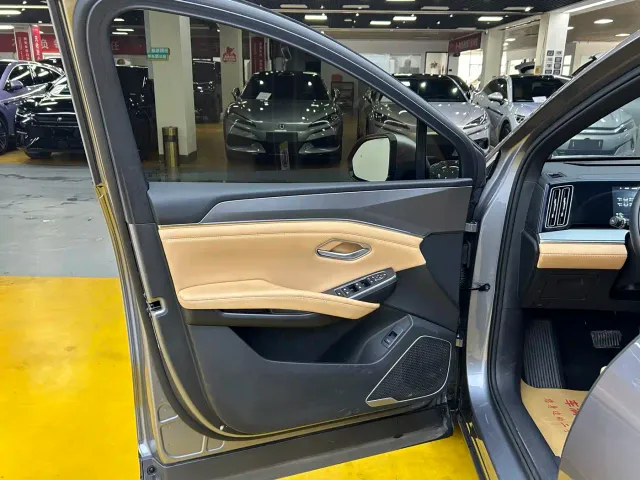 BYD Song L DM-i — Фото автомобиля 5