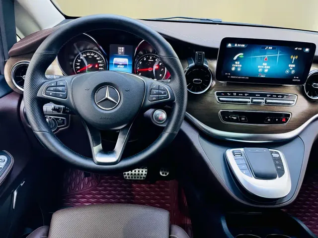 Mercedes-Benz V-Class — Фото автомобиля 11
