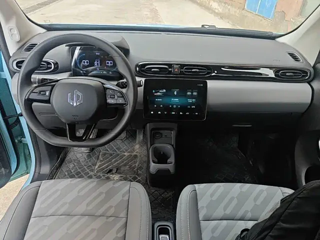 Leapmotor T03 — Фото автомобиля 9