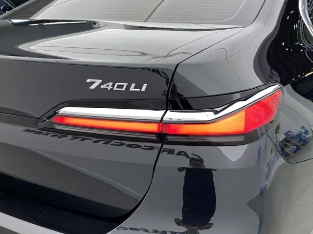BMW 7 Series — Фото автомобиля 6