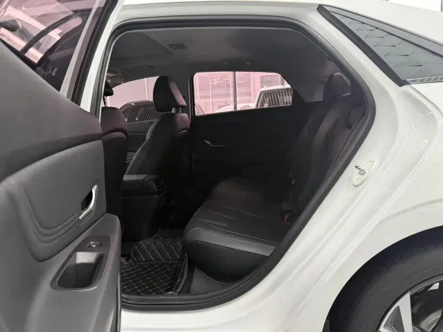 Hyundai Elantra — Фото автомобиля 6