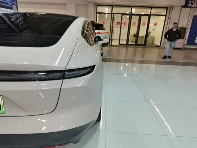 Nio ET5 — Фото автомобиля 7