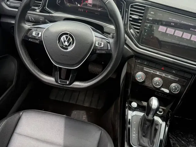 Volkswagen T-Roc — Фото автомобиля 13