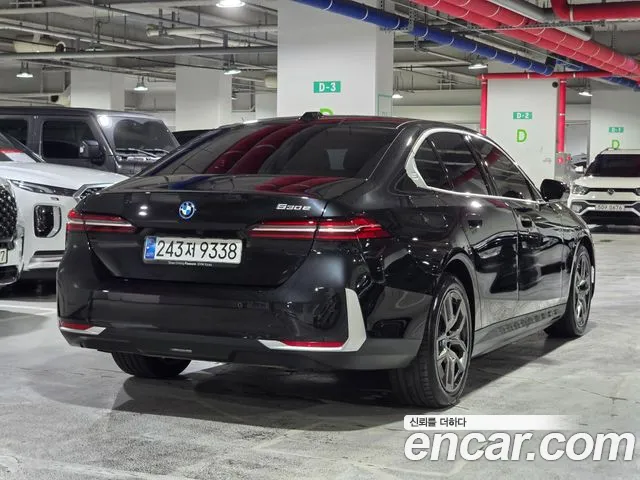 BMW 5 Series G60 — Фото автомобиля 4