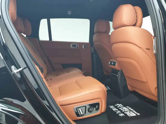 Li Auto L7 — Фото автомобиля 19