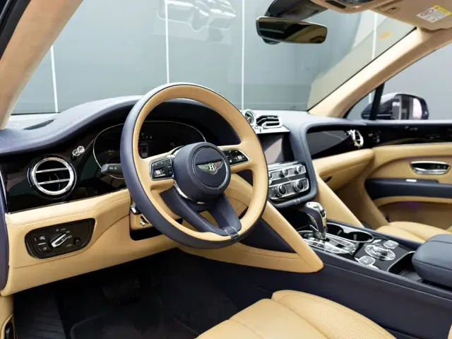 Bentley Bentayga — Фото автомобиля 10