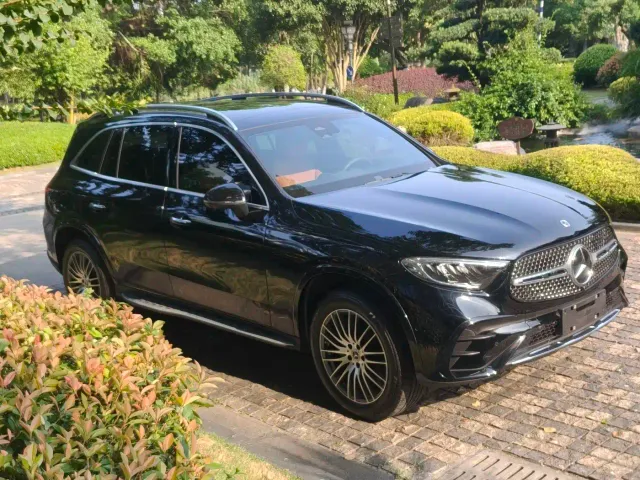 Фотография автомобиля — Mercedes-Benz GLC-Class