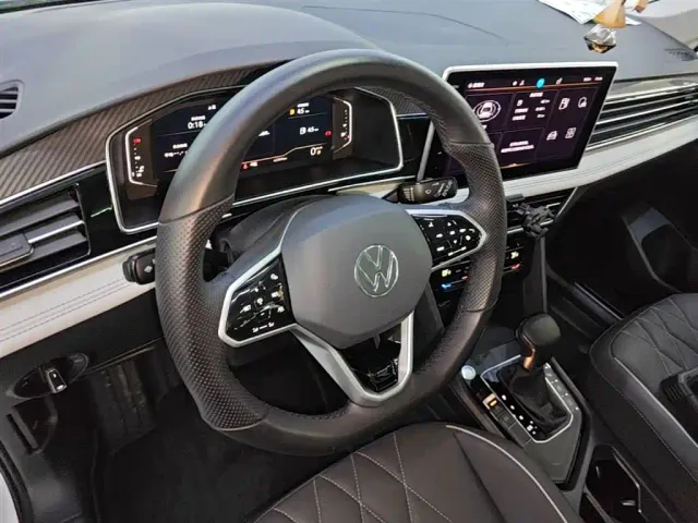 Volkswagen Tiguan L — Фото автомобиля 9