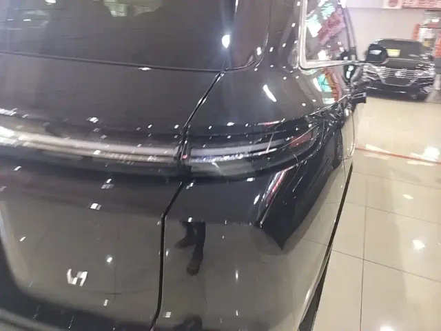 Li Auto L7 — Фото автомобиля 7
