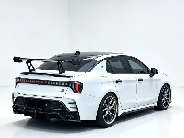 Lynk & Co 03 — Фото автомобиля 8
