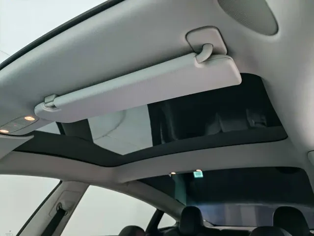 Tesla Model 3 2022 Performance High-Performance AWD — Фото автомобиля 14