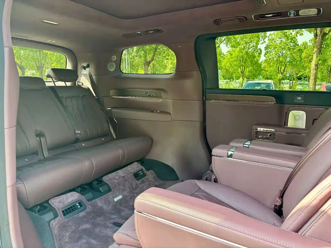 Zhijie Zunjie MPV 2026 Model High-End Edition — Фото автомобиля 12