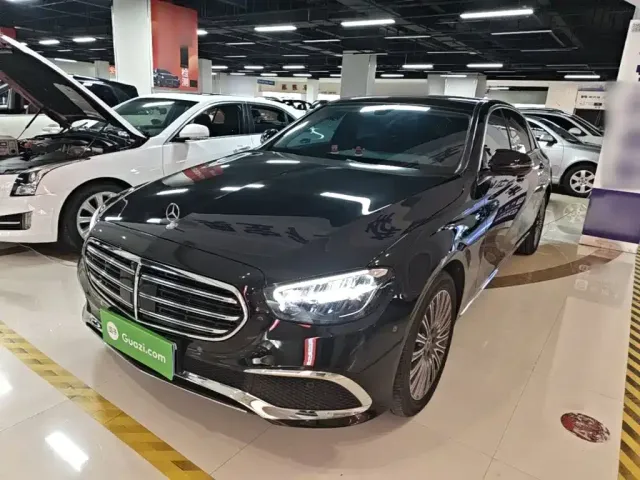 Фотография автомобиля — Mercedes-Benz E-Class