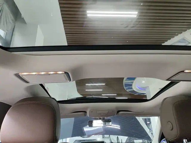 Mercedes-Benz E-Class — Фото автомобиля 17