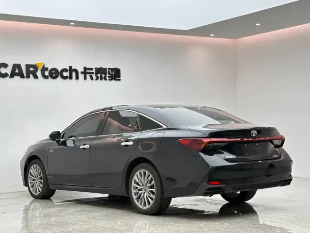 Toyota Avalon — Фото автомобиля 3
