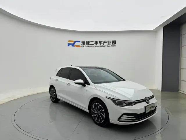 Volkswagen Golf — Фото автомобиля 2