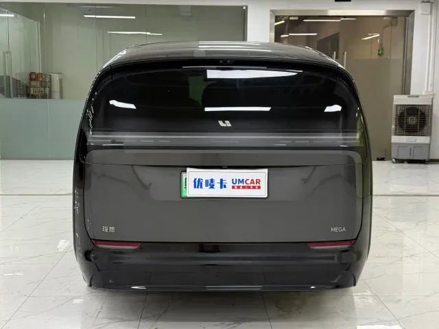 Li Auto MEGA — Фото автомобиля 5