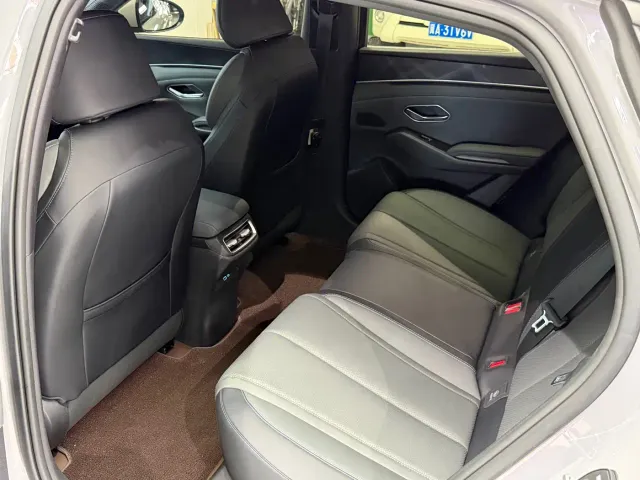 BYD Qin L — Фото автомобиля 15