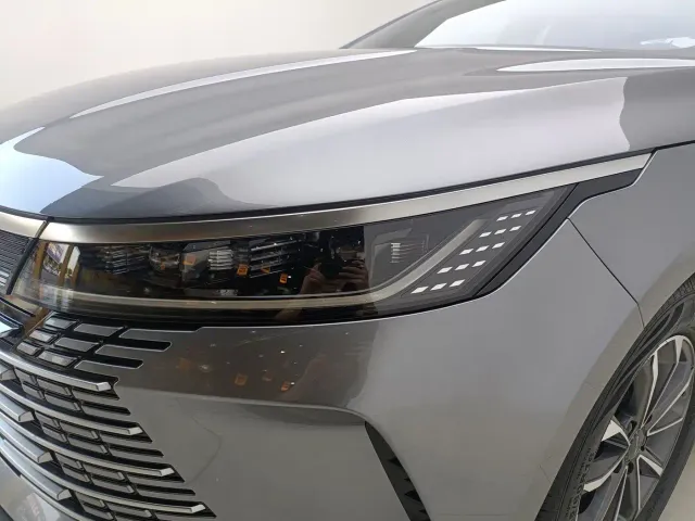 BYD Destroyer 05 2024 Glory Edition DM-i 55KM Luxury — Фото автомобиля 12
